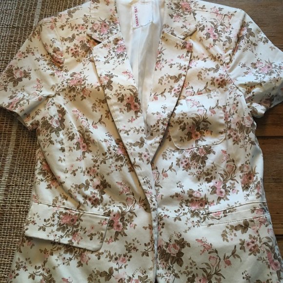 Pant Suits - Picture 8 of 8